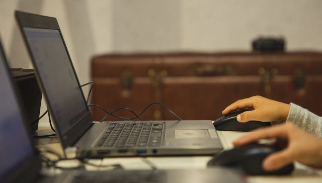 arka plan bulanık, aygıt, bilgi içeren Ücretsiz stok fotoğraf